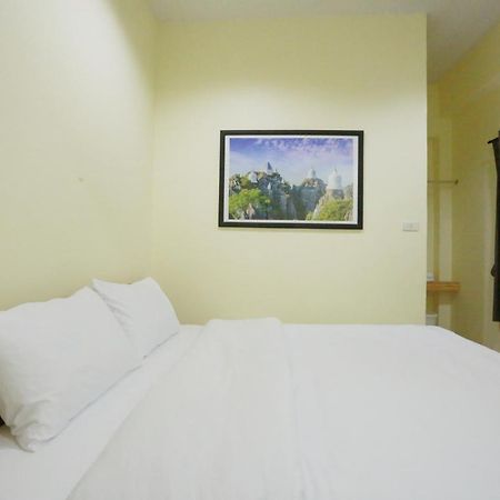 Ostello Interest Poshtel Bangkok Esterno foto