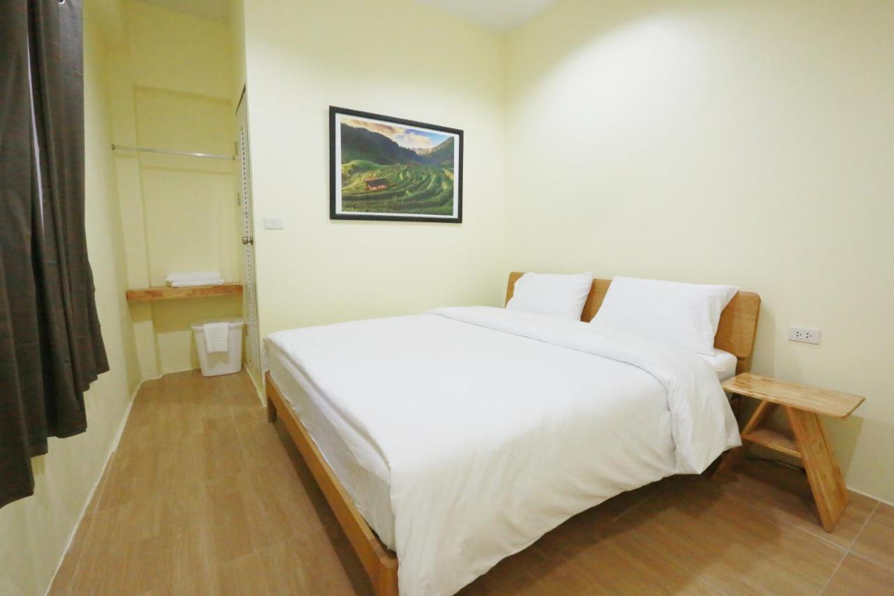 Ostello Interest Poshtel Bangkok Esterno foto