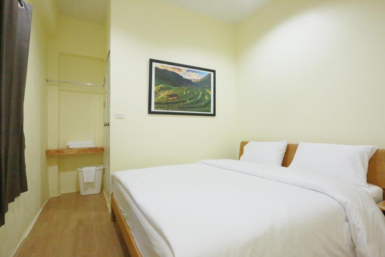 Ostello Interest Poshtel Bangkok Esterno foto